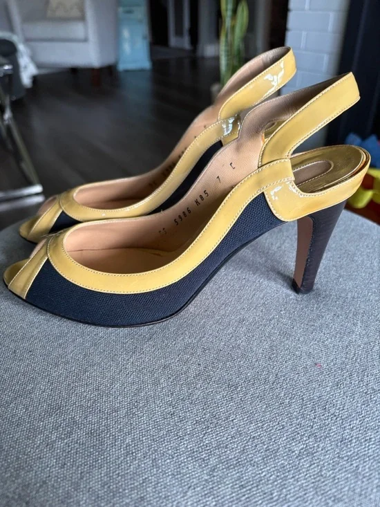 Vintage Salvatore Ferragamo Women’s Heels - Picture 2 of 5